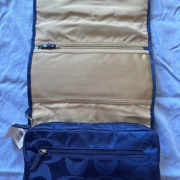 NWT Coach Getaway Signature Nylon Cosmetic Bag - Picture 3 of 5